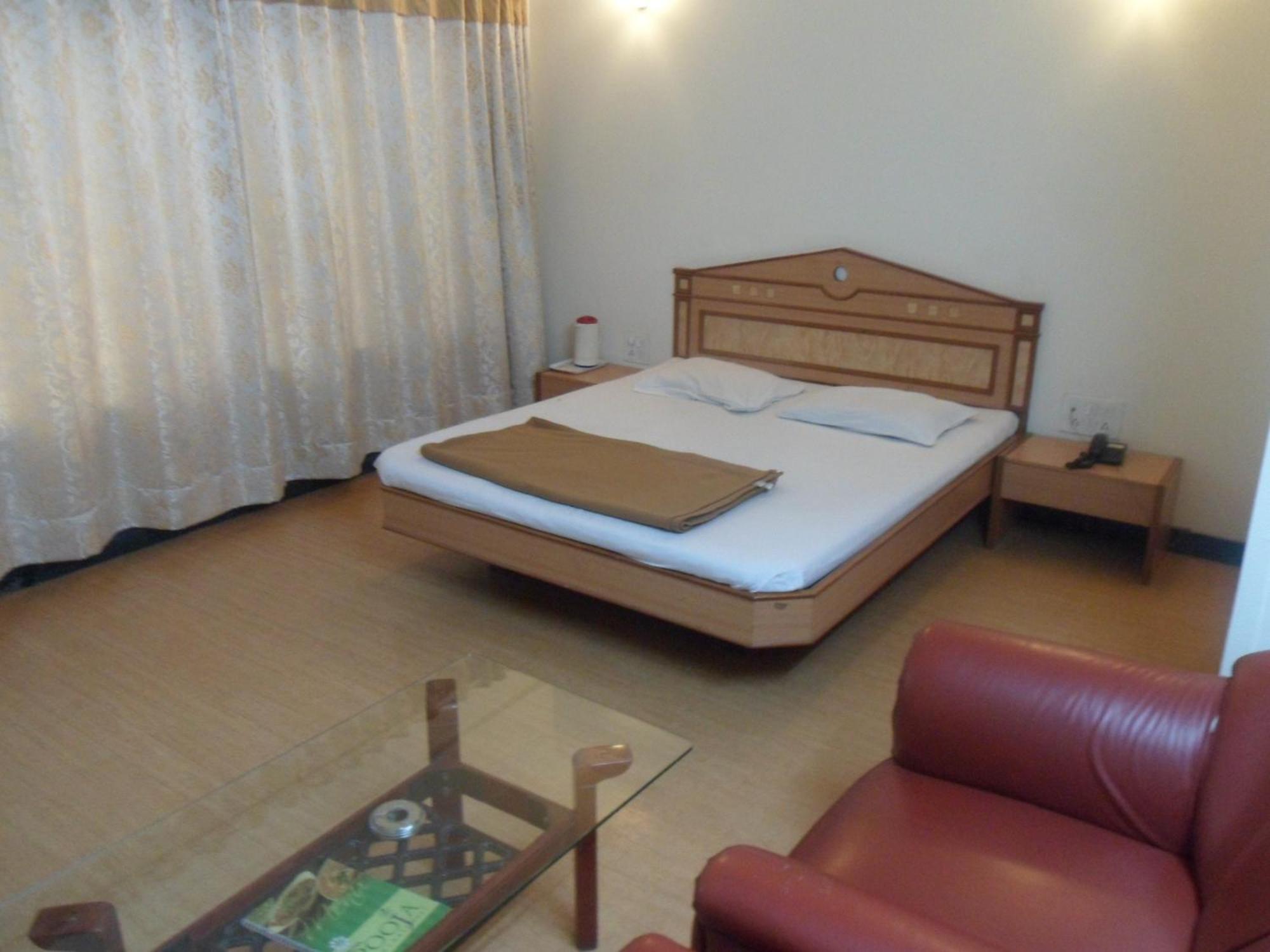 Hotel Pooja International Nashik Habitación foto